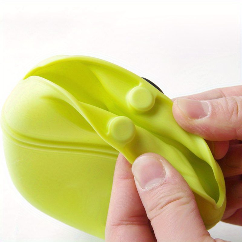 Portable Dog Training Bag - Convenient with Treat Pouch and Food Dispenser