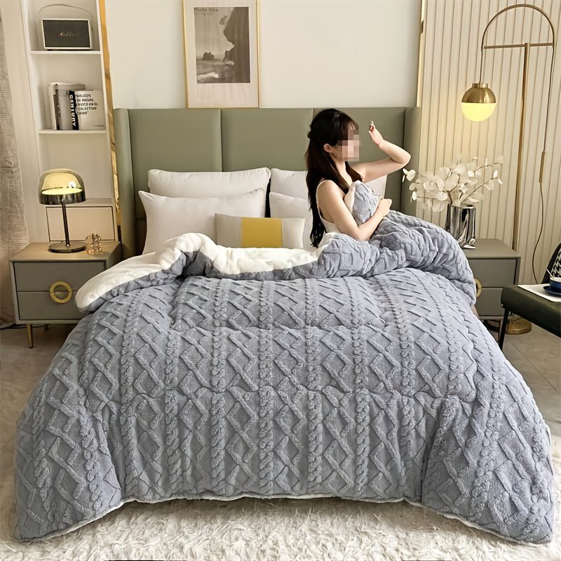[Thick and Warm Comforter] Luxurious Taffeta Comforter - Soft, Thick, and Warm for All Seasons - Machine Washable, Perfect for Bedroom, Guest Room, and Hotel Use