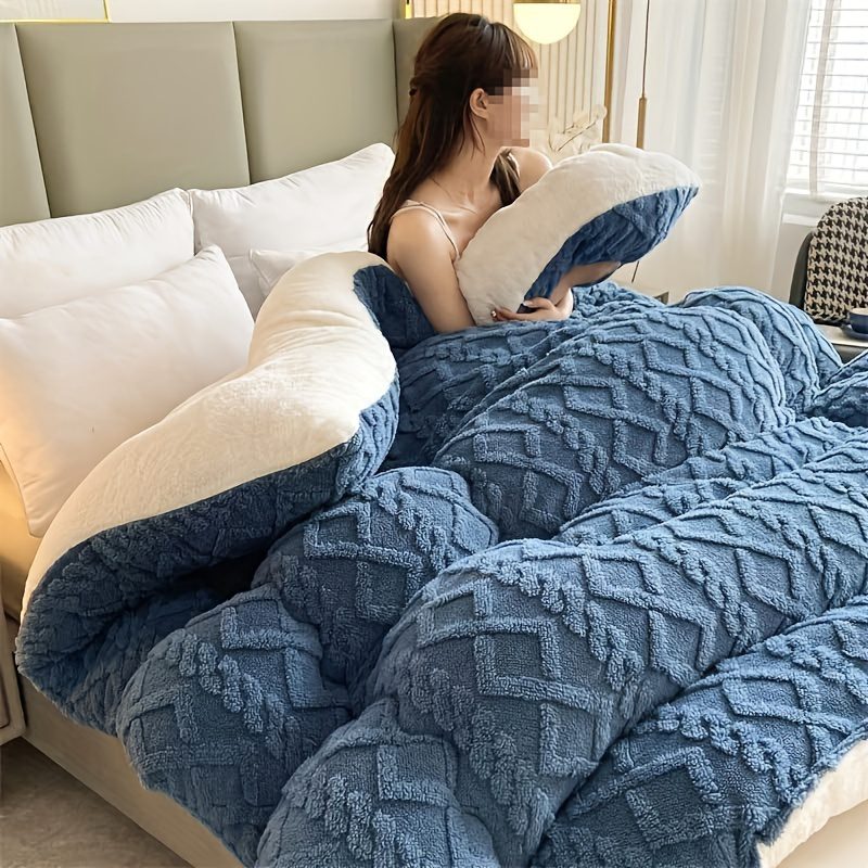 [Thick and Warm Comforter] Luxurious Taffeta Comforter - Soft, Thick, and Warm for All Seasons - Machine Washable, Perfect for Bedroom, Guest Room, and Hotel Use
