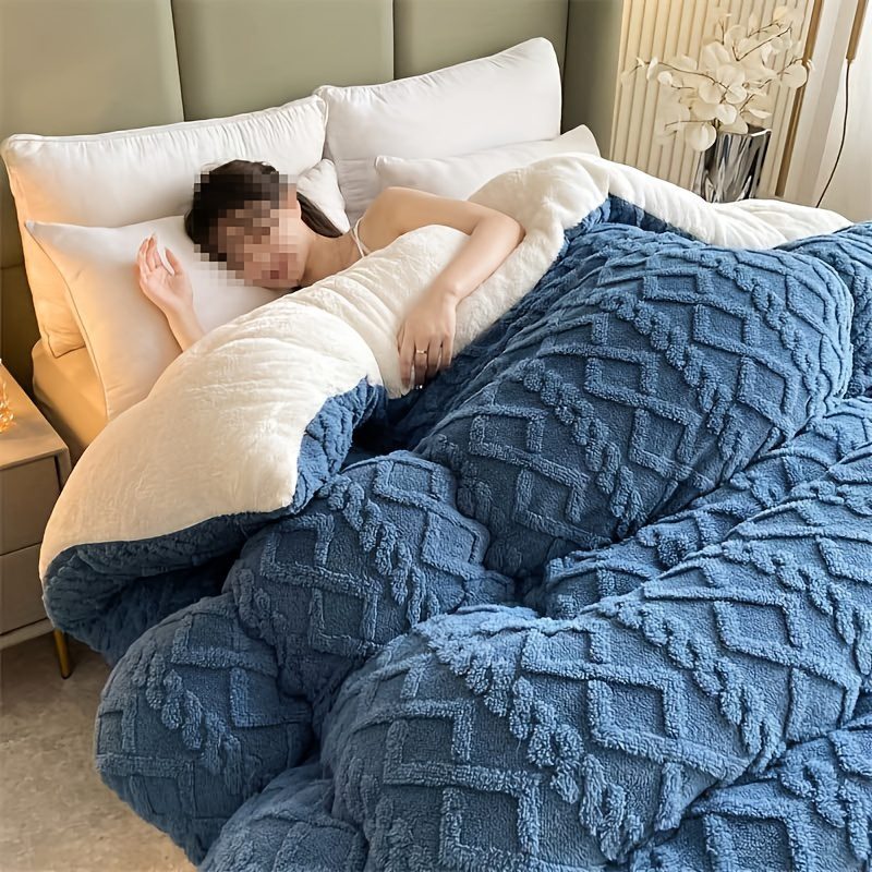 [Thick and Warm Comforter] Luxurious Taffeta Comforter - Soft, Thick, and Warm for All Seasons - Machine Washable, Perfect for Bedroom, Guest Room, and Hotel Use