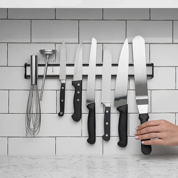 kf-S1f5600d67fe3433fa2f68a65aea399dcj 1pc Maximize Your Kitchen Space with This Magnetic Knife Strip Steel Knife Bar for Holder RackUtensils Tools - Image 1