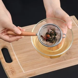 1pc 304 Stainless Steel Mesh Filter Spoon with Wooden Handle Flour Filter Spoon Household Kitchen Fried Food Filter Oil