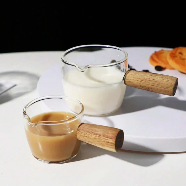 1pc-Wooden handle glass measuring cup, kitchen tool with a single spout for coffee and baking - Image 2