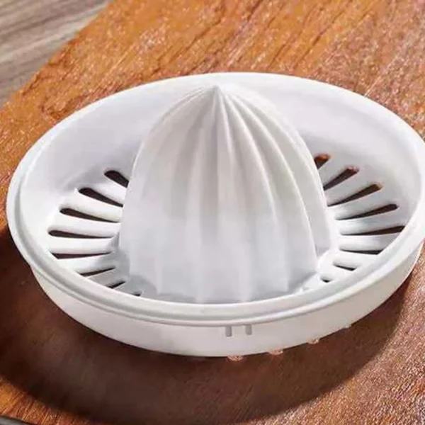 1PC Mini Manual Juicer - Color Random - Image 3