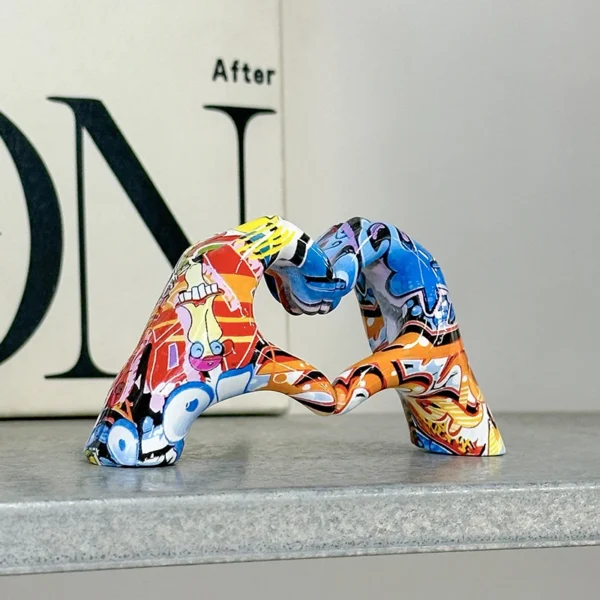 Creative Graffiti Resin Hand Heart Gesture Statue Home Decoration Nordic Heart Shaped Statue for Girlfriend Valentine Day Gift - Image 6