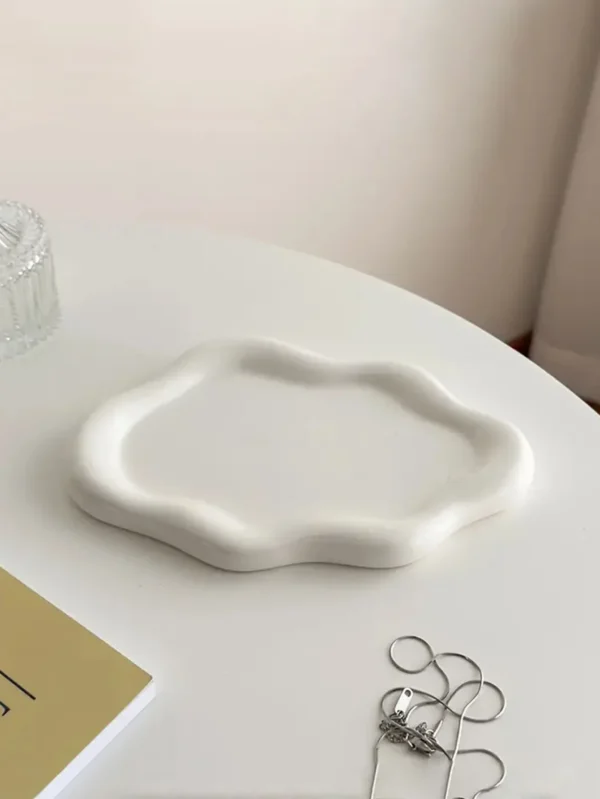 Simple Stylish Cloud Ceramic Jewelry Storage Tray Jewelry Earrings Display Desktop Ornaments Gifts for Friends - Image 6