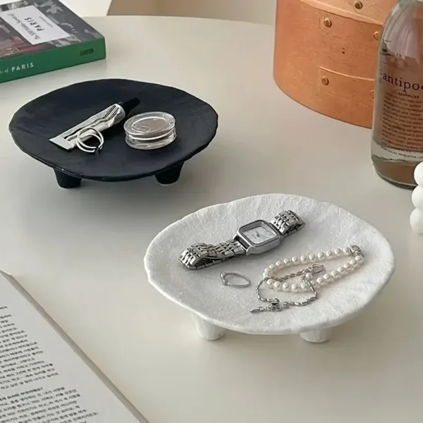 Creative Ceramic Jewelry Tray with Unique Three-Legged Artistic Design Multifunctional Oval Desktop Accessory Tray - Image 3