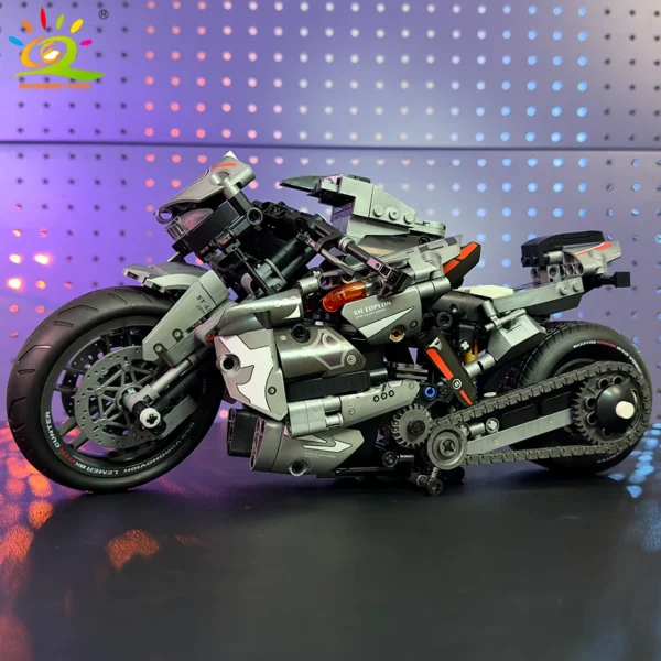 HUIQIBAO High-tech Classic Motorbike Building Model Blocks Moto City Racer Bricks Toy for Kids Boy Children Adult MOC Car Set - Image 1
