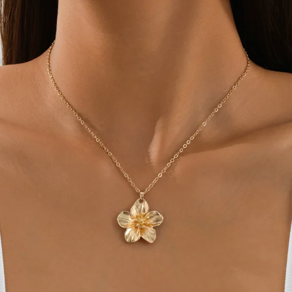 LATS New Fashion Metal Wrinkled Stereoscopic Flowers Pendant Necklace for Women Charm Temperament Clavicle Chain Party Jewelry - Image 1