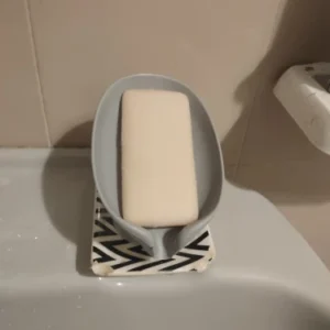 2pcs Soap Box Creative Draining Soap Storage Rack Punch Free Suction Cup Personalized Cute Household Shelf Bathroom Artifact