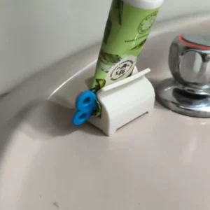 Efficient and Hassle-Free Toothpaste Tube Squeezer for a Smooth and Comfortable Brushing Experience