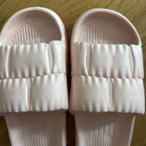 Soft Bottom Slippers for Women Home Bathroom Home Bath Non-slip Couple Summer Sandals for Men Summer Wear Comfortable