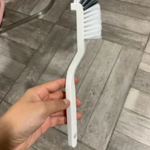 Japanese Style Sink Brush Cleaning Cup Brush with Long Handle Elbow Design Tail Hole Wall Hanging Crevice Cleaning Accessories