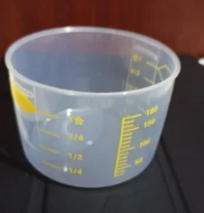 1.5kg/2kg Dog Cat Food Pail Plastic Storage Tank with Measuring Cup Container Moisture-proof Sealed Jar Pet Supplies Accessories