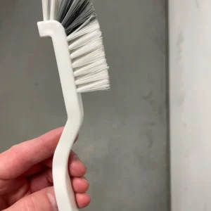 Japanese Style Sink Brush Cleaning Cup Brush with Long Handle Elbow Design Tail Hole Wall Hanging Crevice Cleaning Accessories