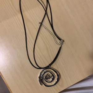 Ethnic Creative Big Spiral Conch Pendant Necklace Women Goth Adjustable Leather Wax Thread Chain Holiday Y2K Jewelry Accessories
