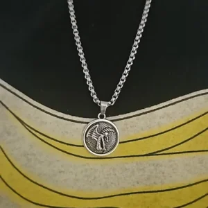 Vintage Simple Alien Human Coin Pendant Choker Necklace for Men Trendy Punk Long Chain on the Neck Jewelry Accessories Male Gift