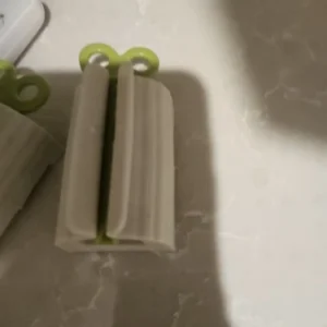 Efficient and Hassle-Free Toothpaste Tube Squeezer for a Smooth and Comfortable Brushing Experience